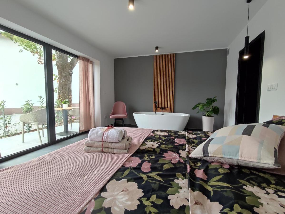 Boutique Rooms By Petric Winery Dobravlje エクステリア 写真