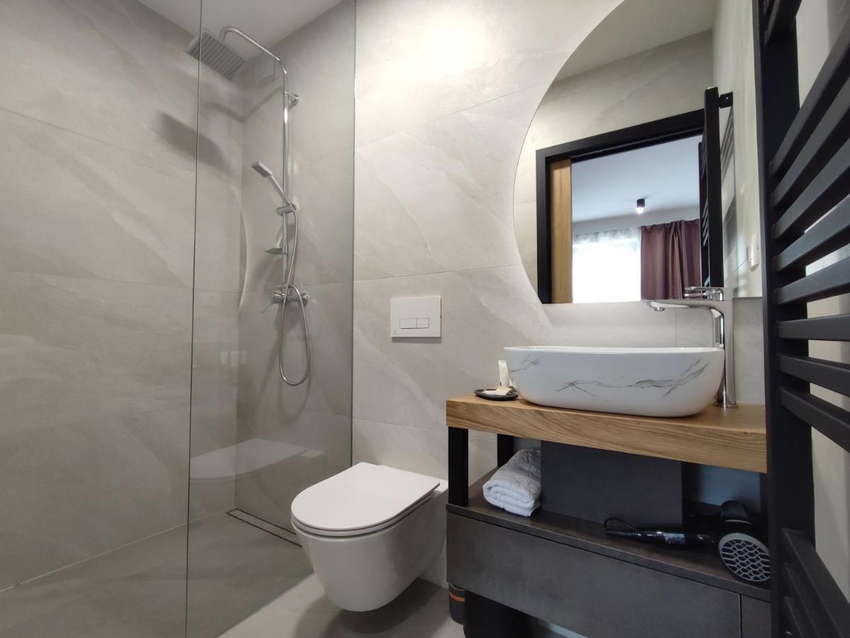 Boutique Rooms By Petric Winery Dobravlje エクステリア 写真
