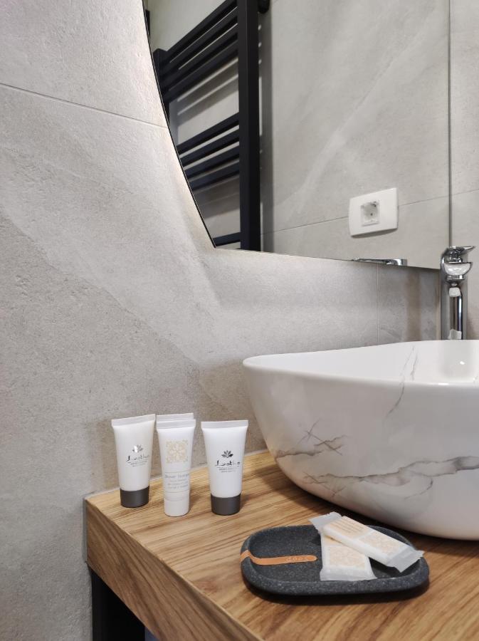 Boutique Rooms By Petric Winery Dobravlje エクステリア 写真