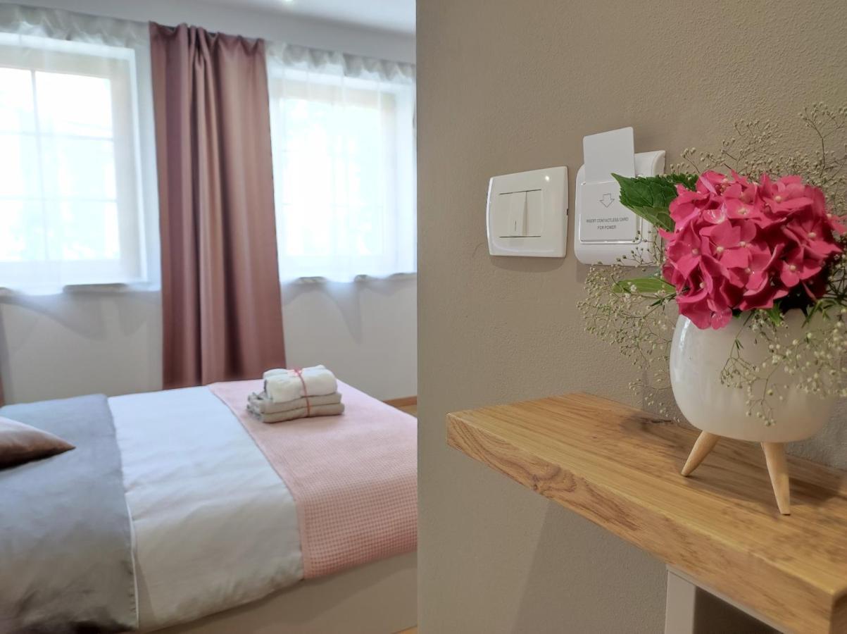 Boutique Rooms By Petric Winery Dobravlje エクステリア 写真