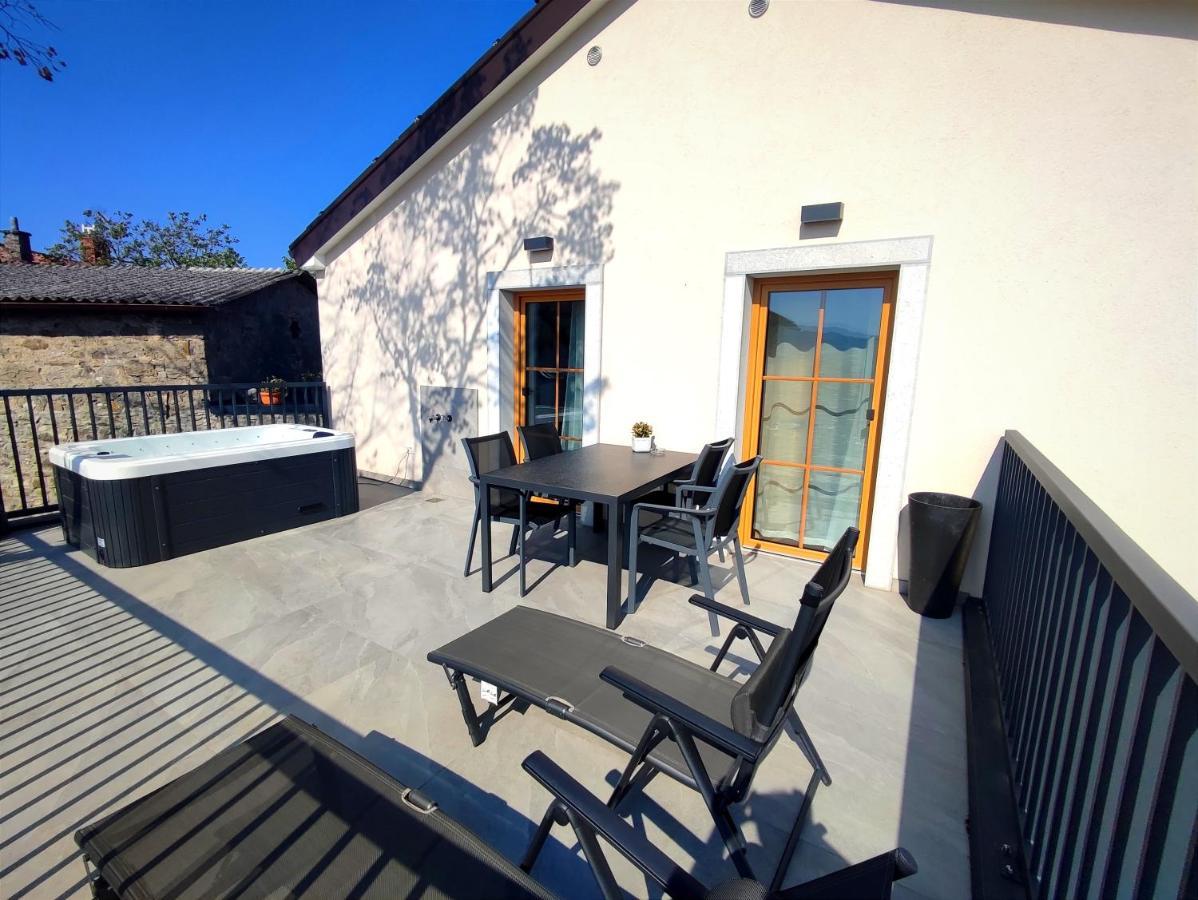 Boutique Rooms By Petric Winery Dobravlje エクステリア 写真